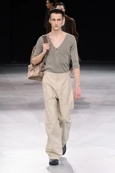 Look 11